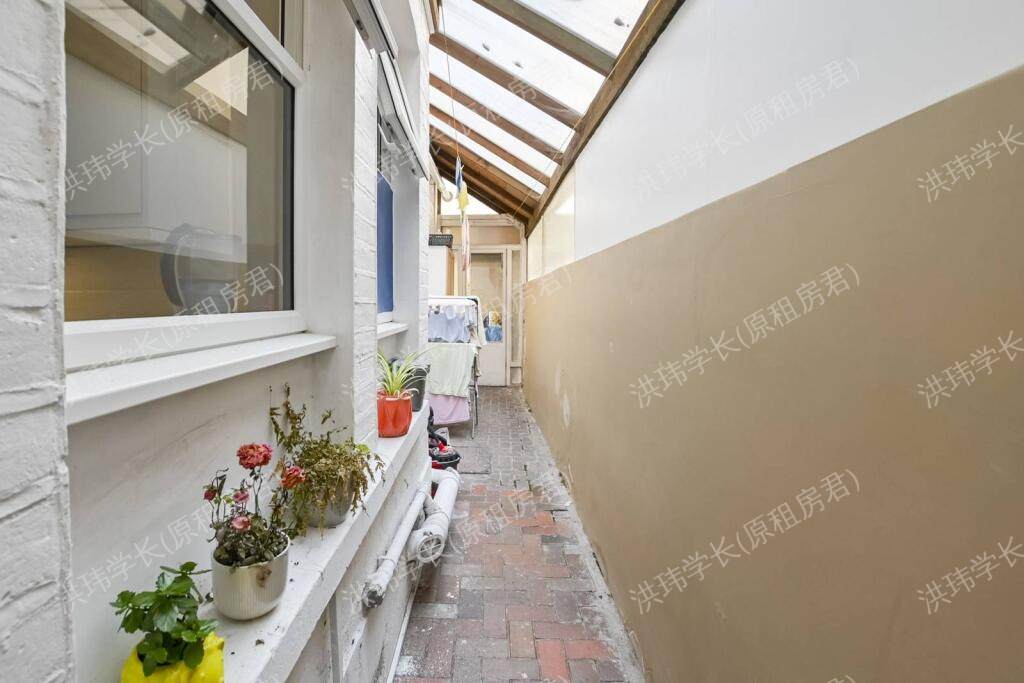 80 Kingswood Rd公寓