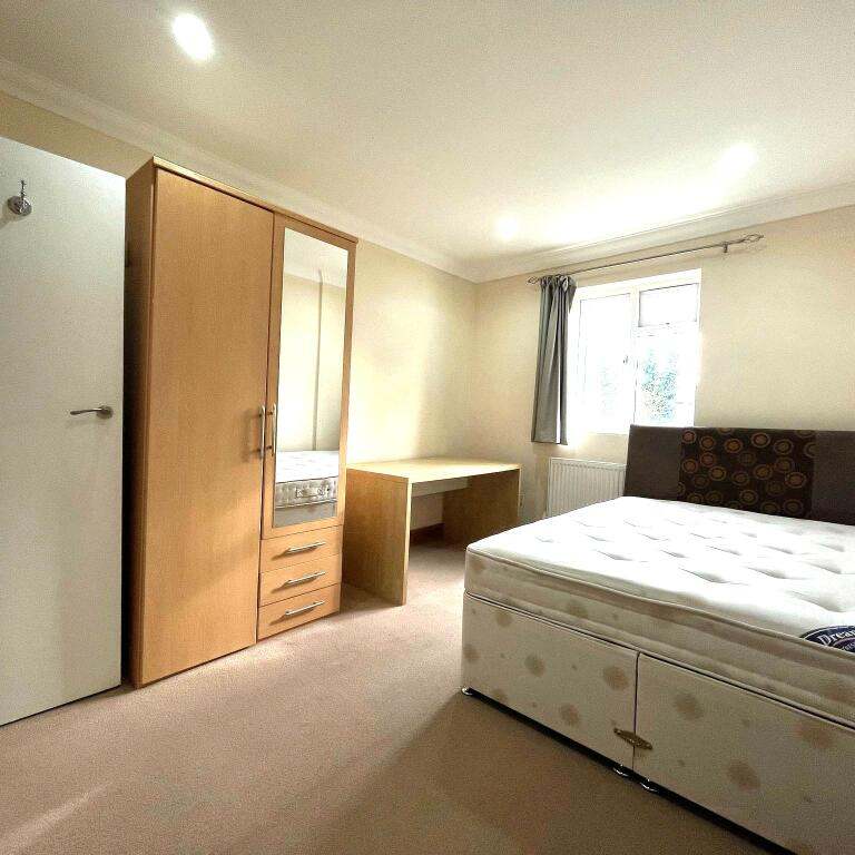 rooms picture