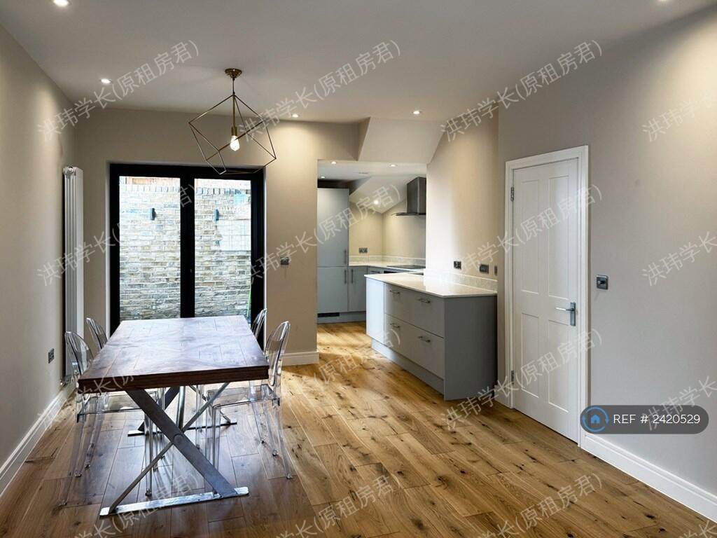 259 Rotherhithe St公寓