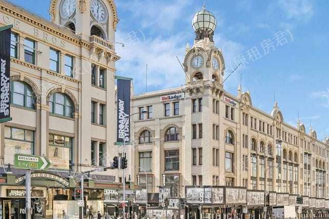 185 Broadway, Ultimo公寓