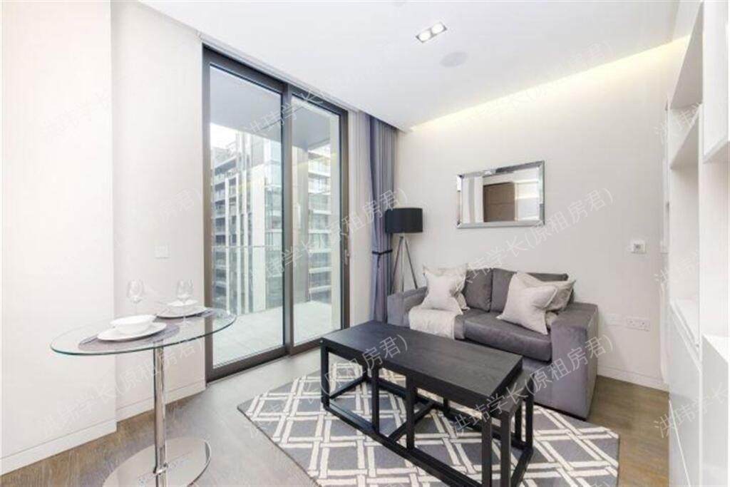 Pearson Square公寓