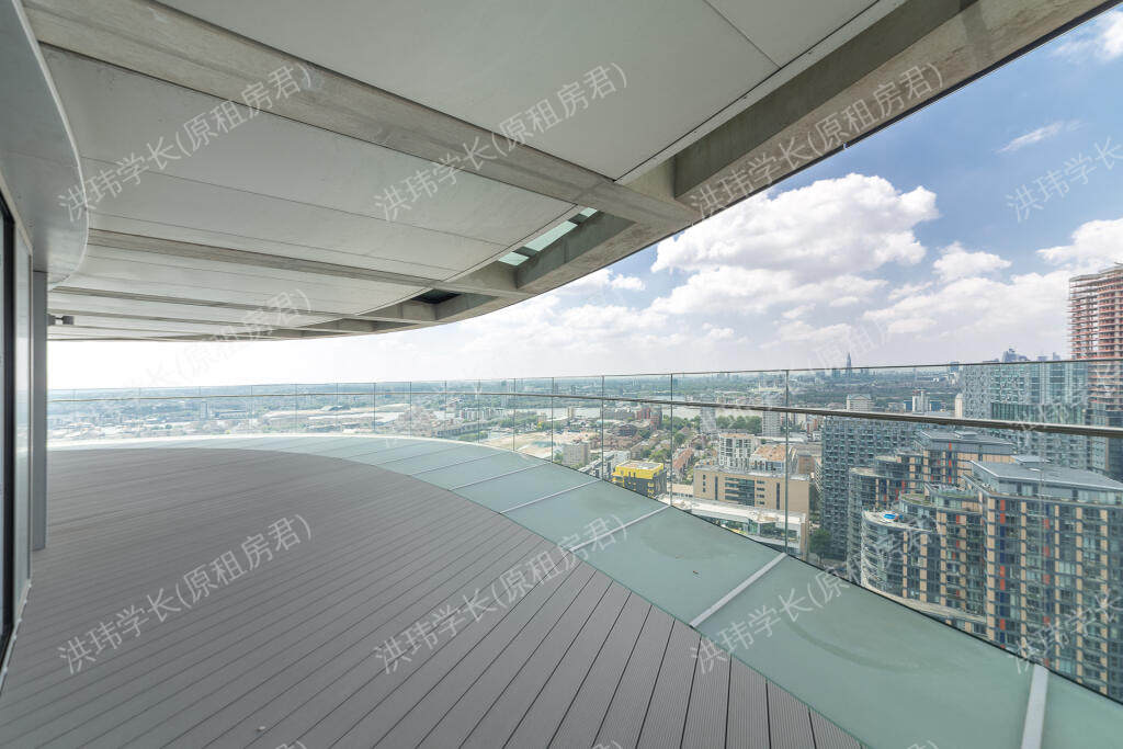 Crossharbour Plaza公寓