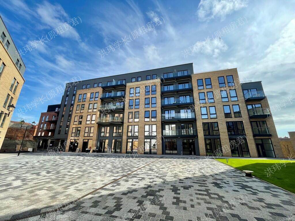 13 Carmen Beckford St公寓