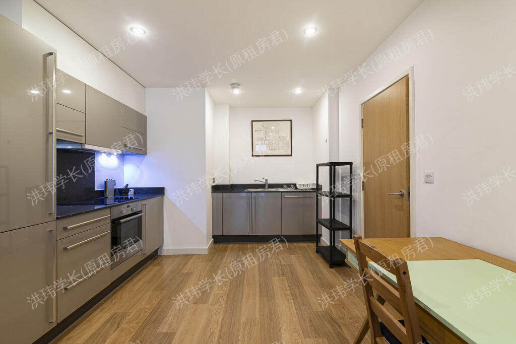 Caspian Apartments公寓