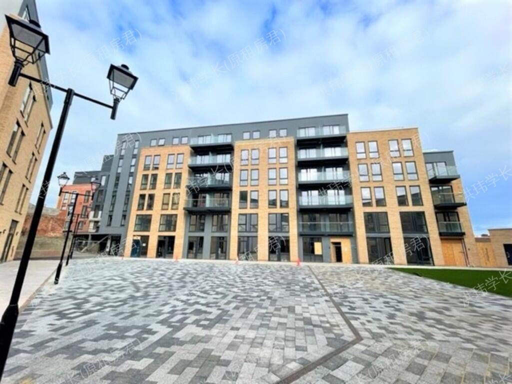 13 Carmen Beckford St公寓