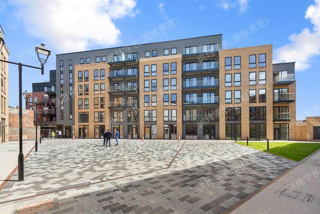 13 Carmen Beckford St公寓