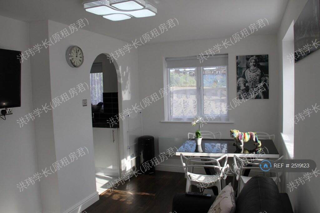 55 Alan Hocken Way公寓