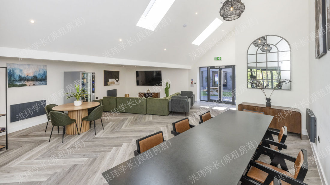 Riverside House公寓