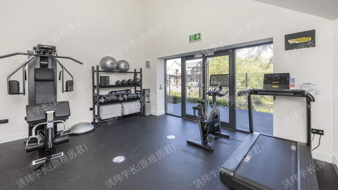 Riverside House公寓