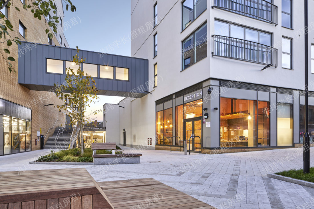 West Way Square公寓