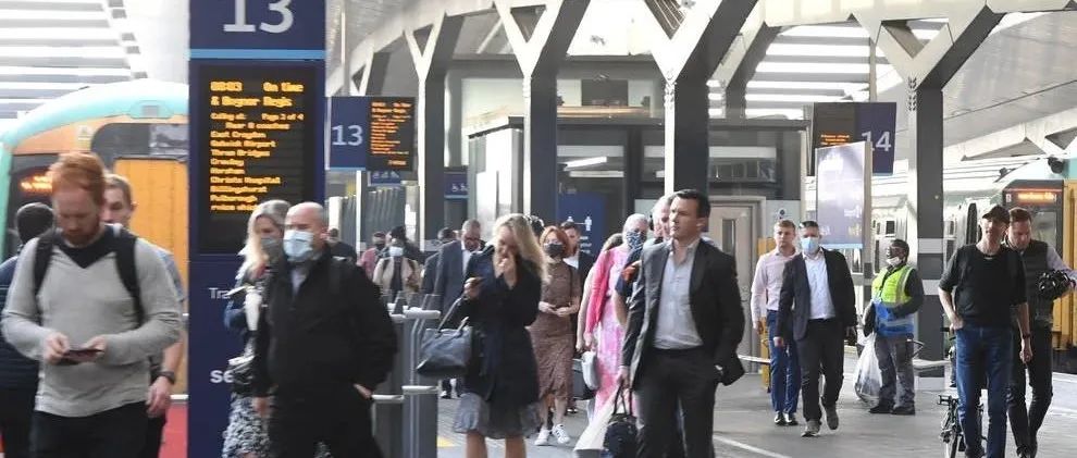 英国4折代叫uber?5折代买机票?6折代缴学费?醒醒吧!天上不会掉馅饼,深扒在英国“代缴服务”的威胁