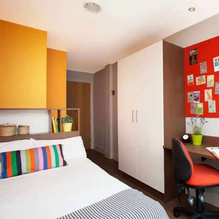 3月26日 | 爱大语言班转租更便宜 | 爱丁堡大学转租 | 爱丁堡暑假转租 | 爱丁堡短租 | 爱丁堡租房