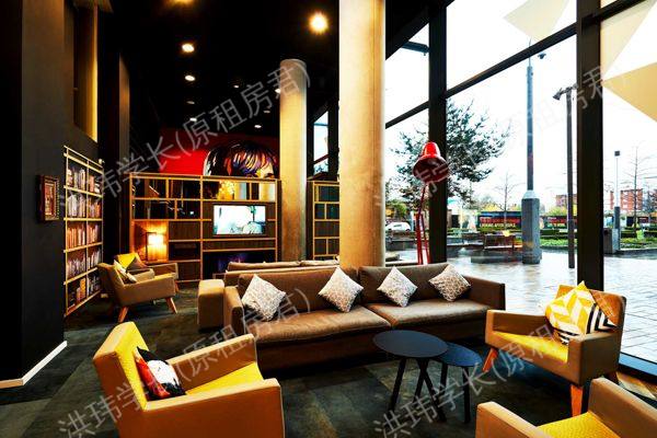 Vita First Street公寓