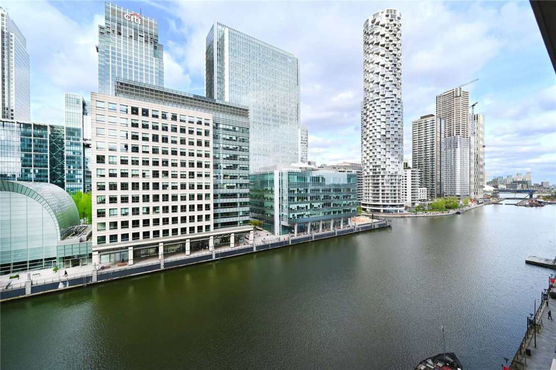 Canary Wharf / Isle of Dogs - Discovery Dock Apartments公寓