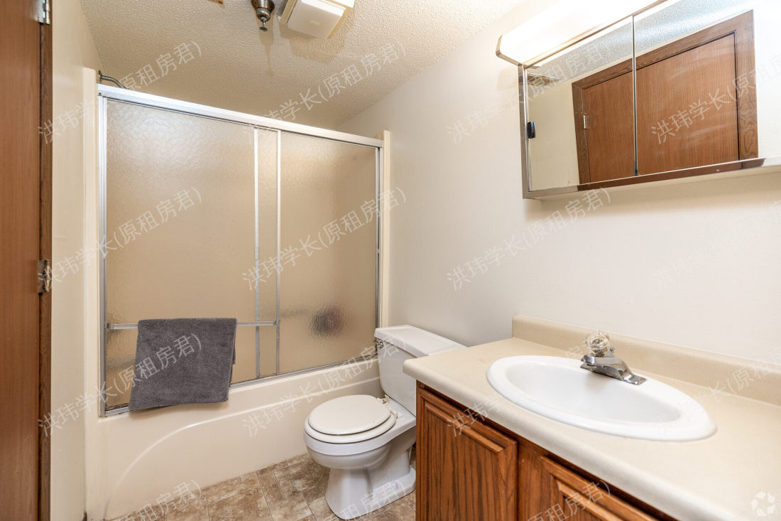 Forum at Lincoln Apartments公寓