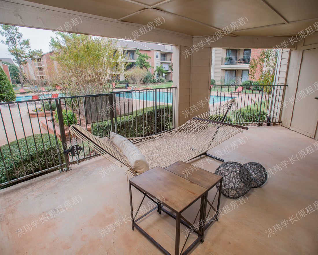 Copperfield Apartments公寓