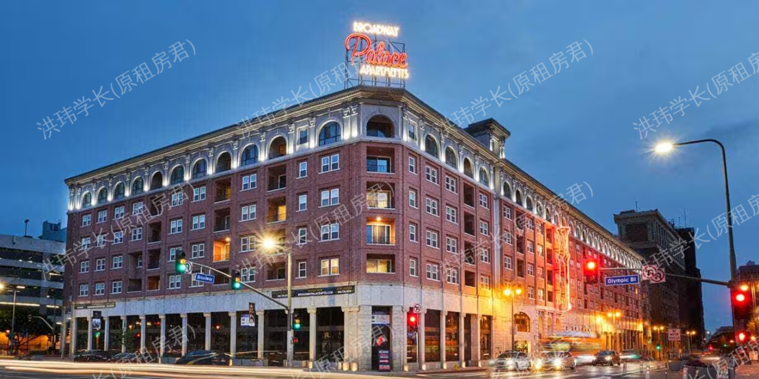 Broadway Palace Apartments公寓