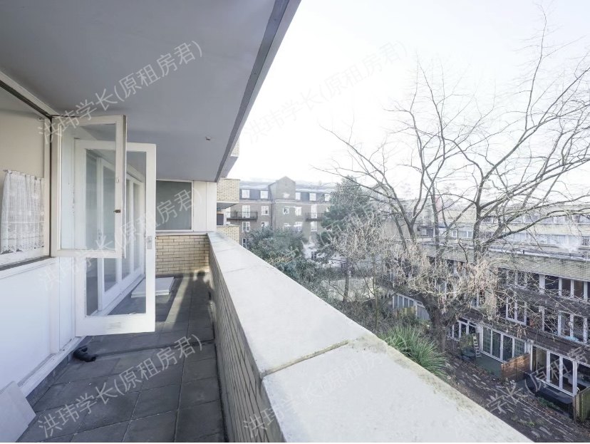 300-359 The Colonnades公寓