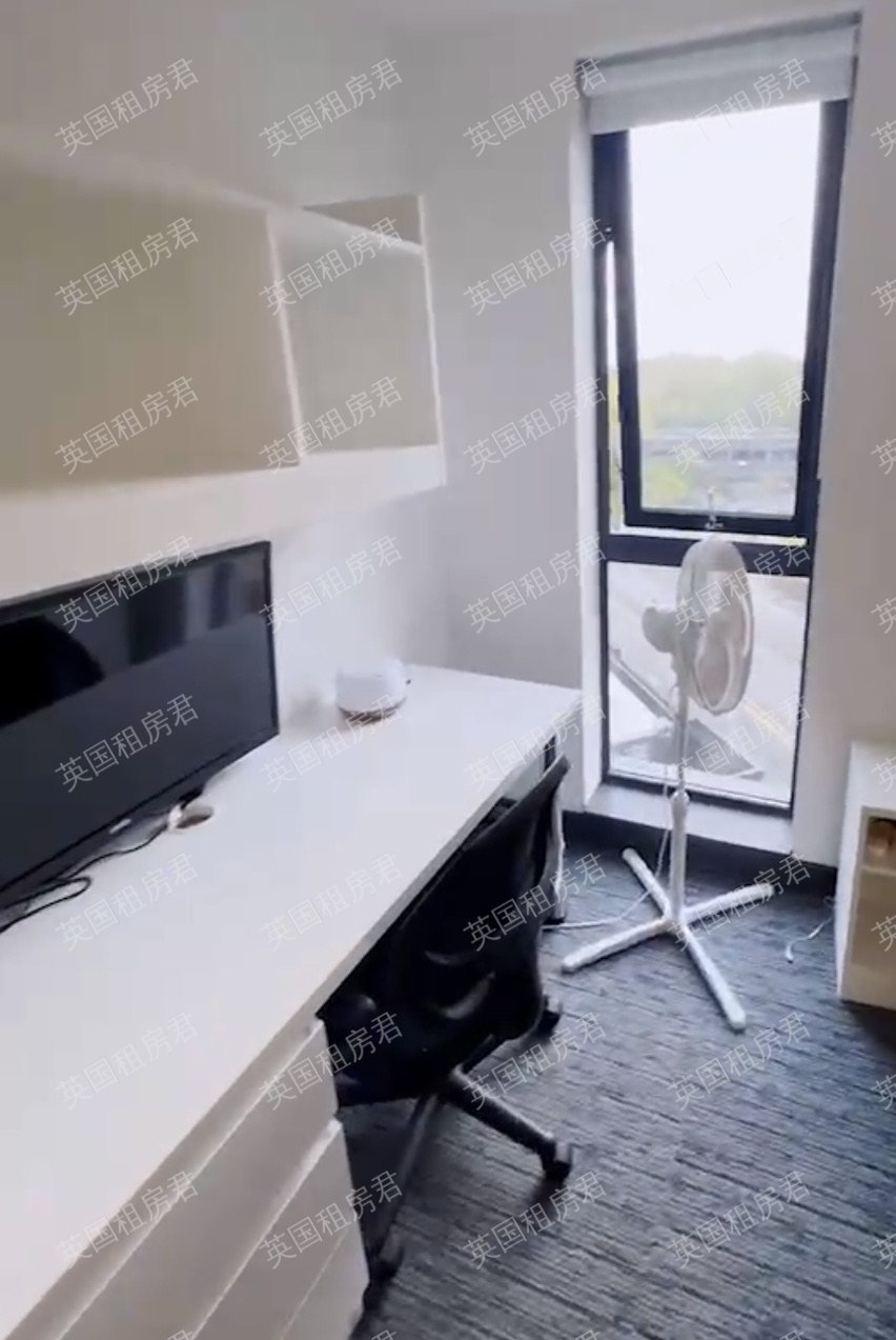 St James Point公寓