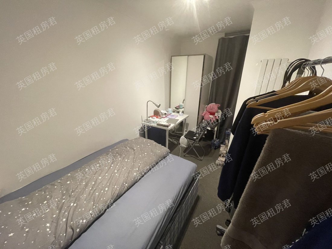 15, Castle Road 公寓