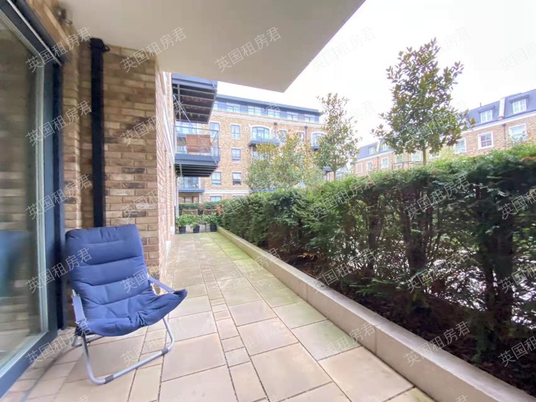 Renaissance Square Apartment公寓