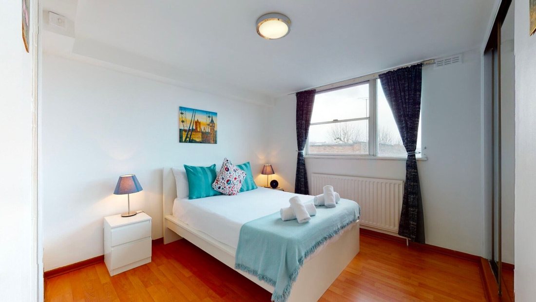 19-21 Queensborough Terrace公寓