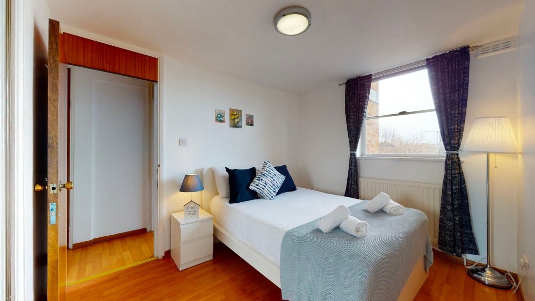19-21 Queensborough Terrace公寓