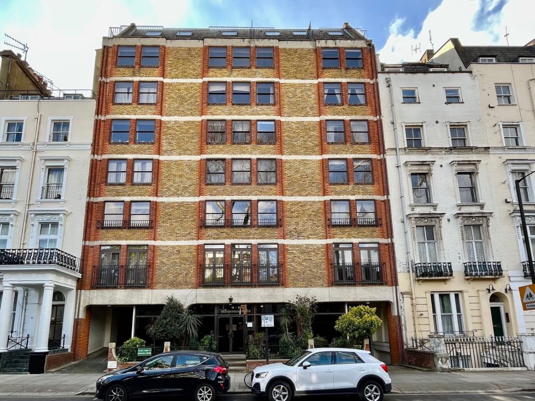 19-21 Queensborough Terrace公寓
