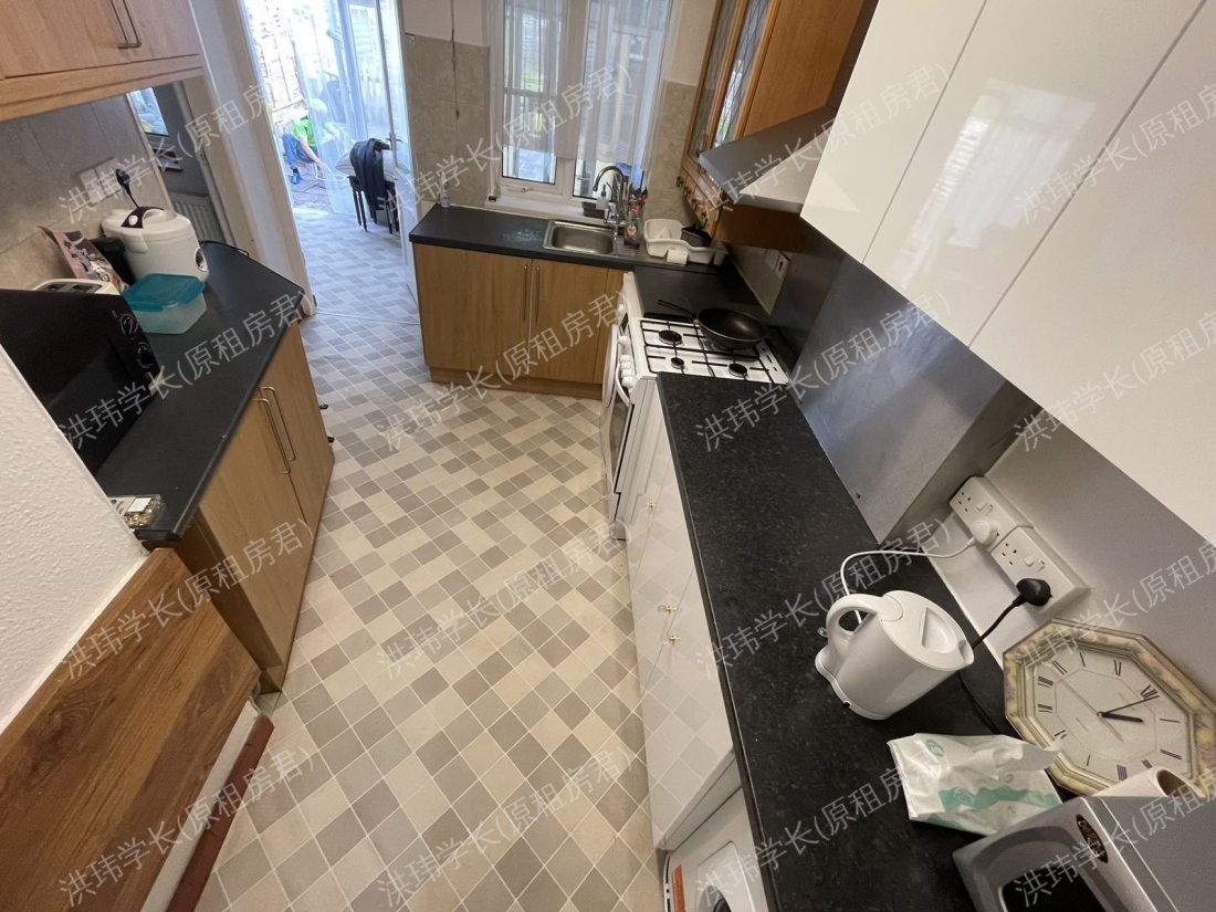 225 Sir Henry Parkes Road公寓