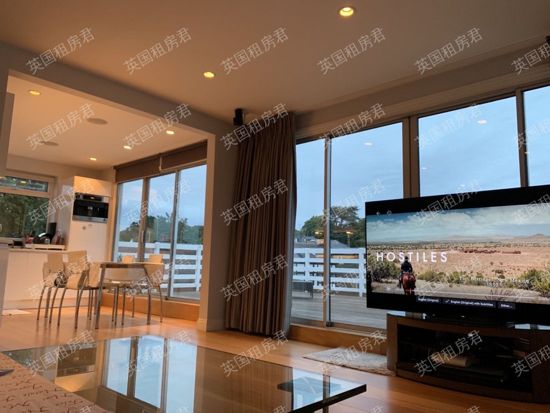 Deer Park Close公寓