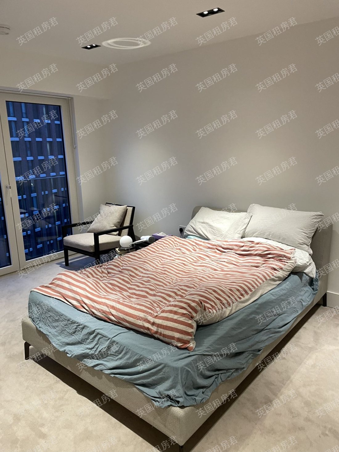 Exchange Gardens公寓