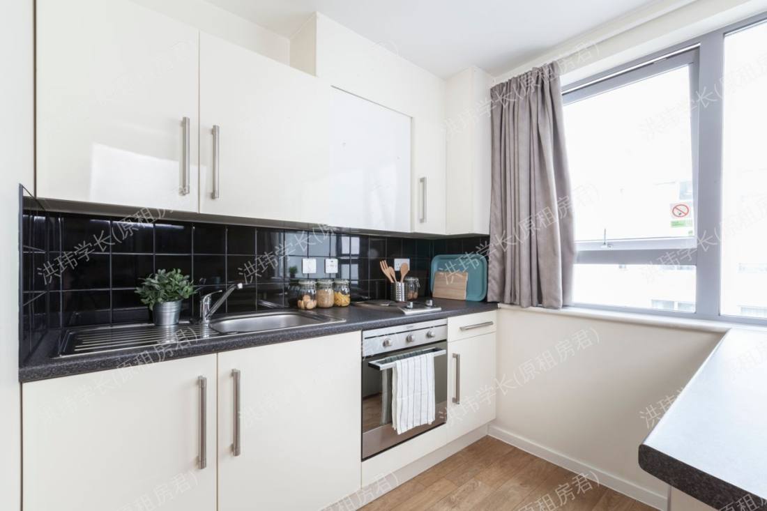 Moonraker Point公寓