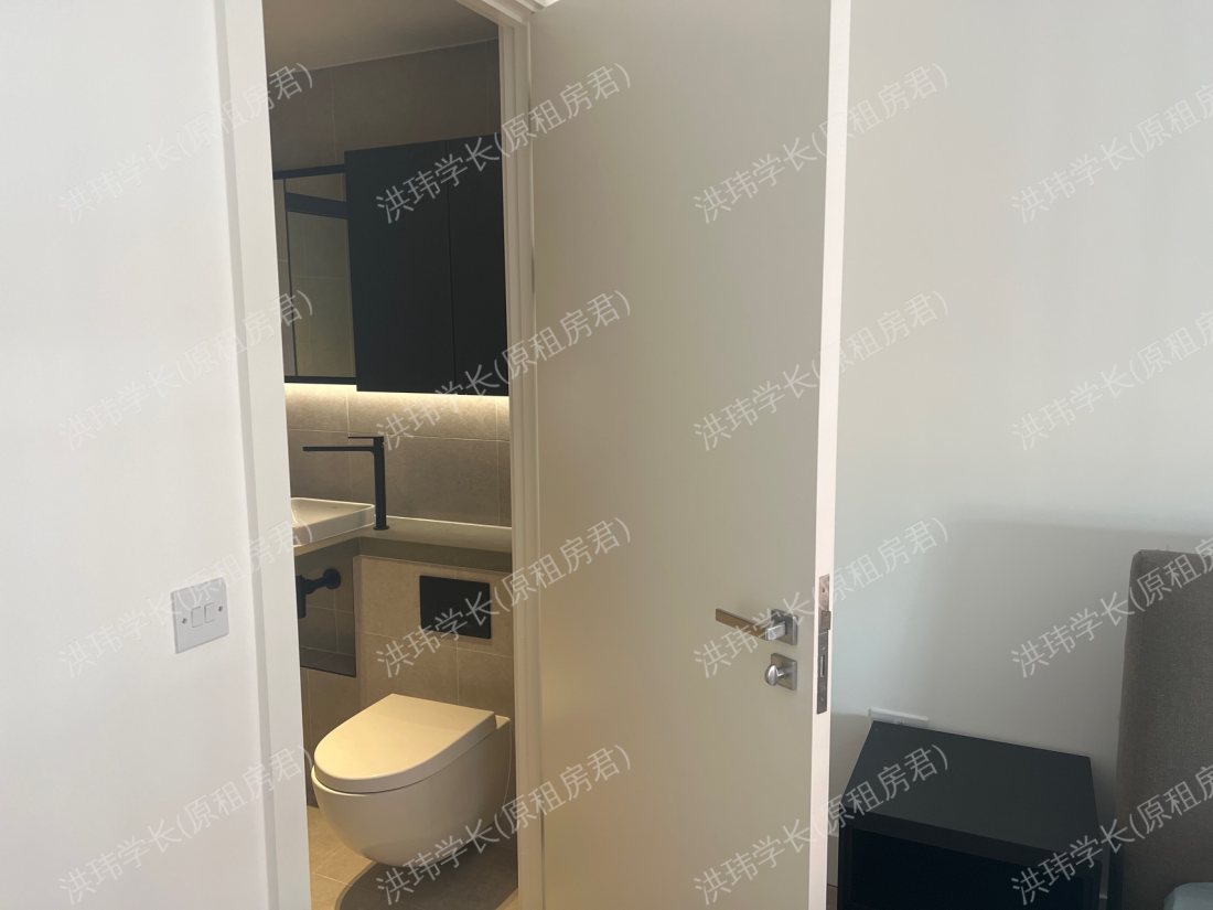 Exchange Gardens公寓