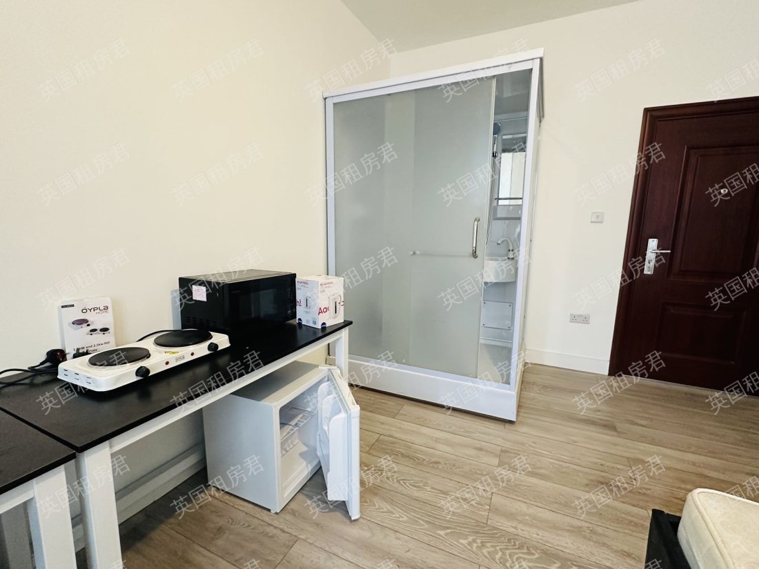 8 Birch Polygon公寓