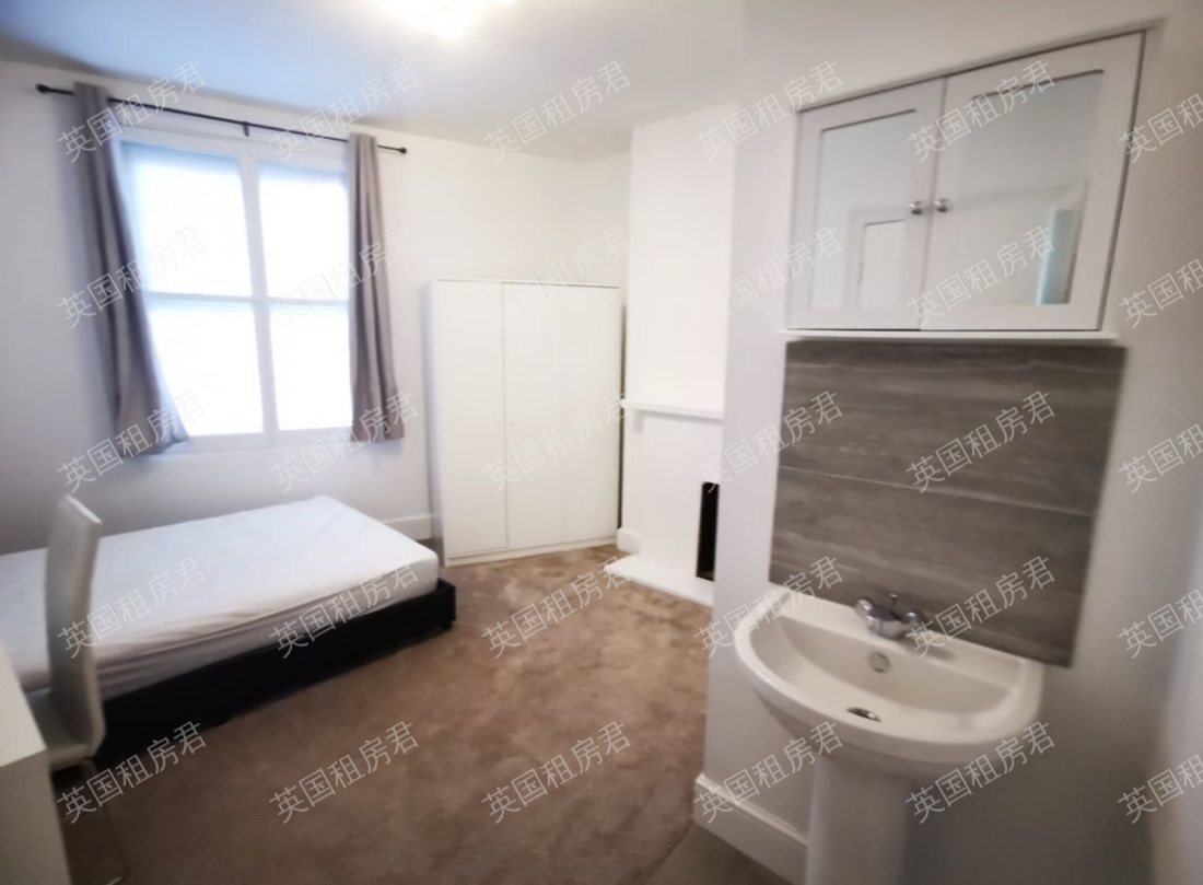 77 Pinhoe road公寓