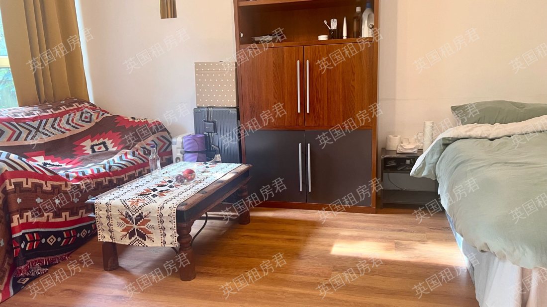 Clarence Gardens公寓