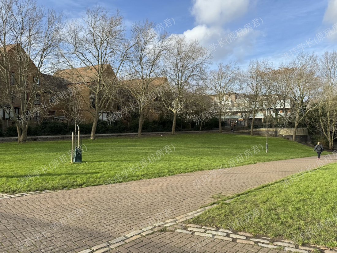 11 Russell Place公寓