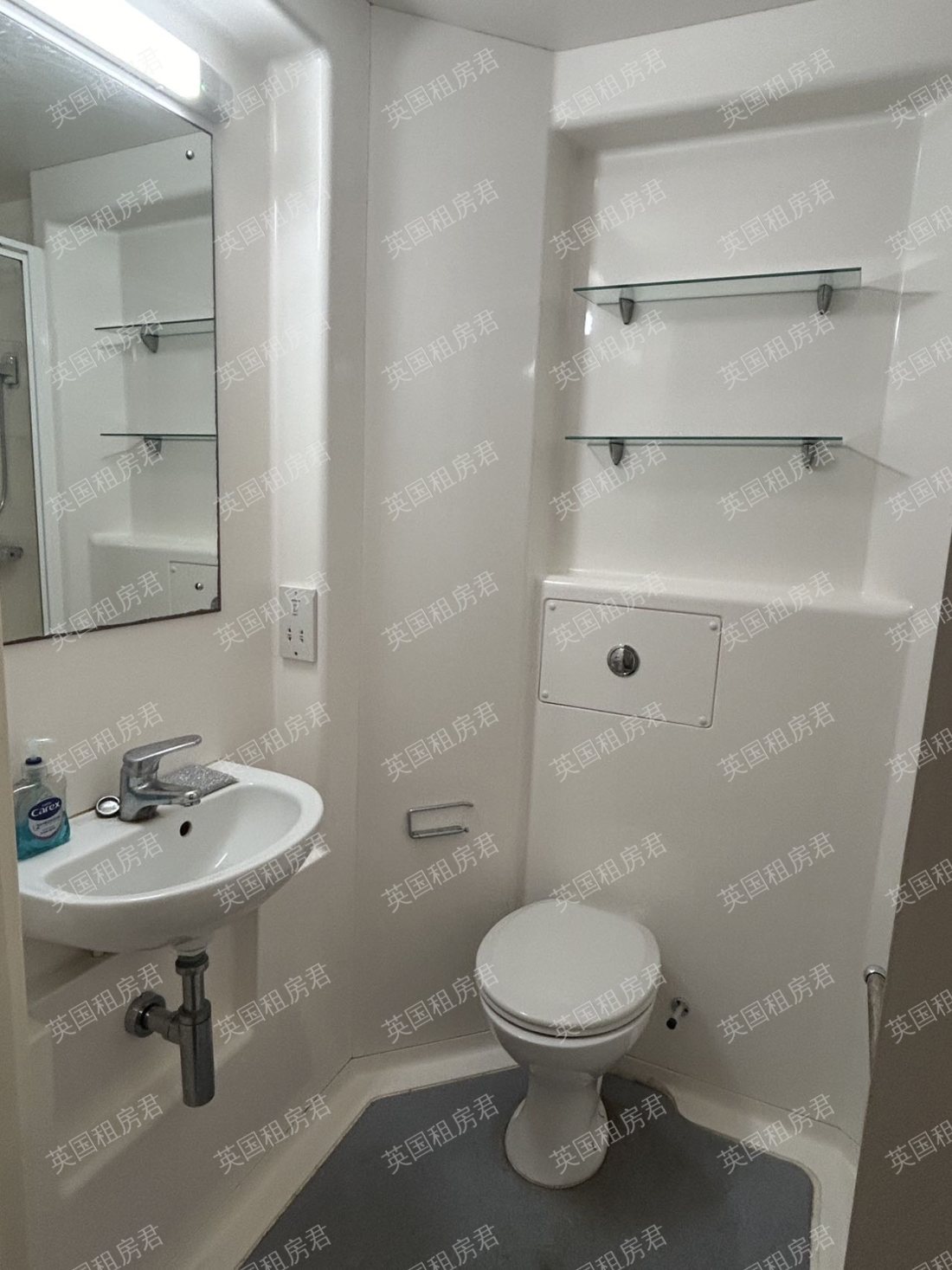 Moonraker Point公寓