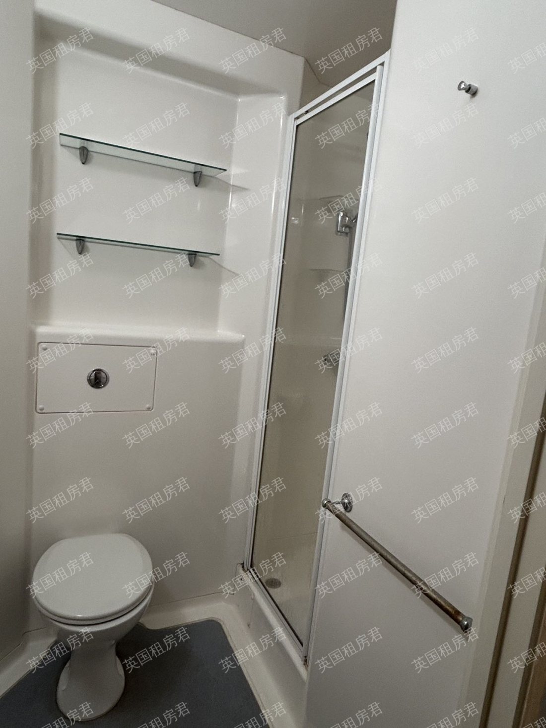 Moonraker Point公寓