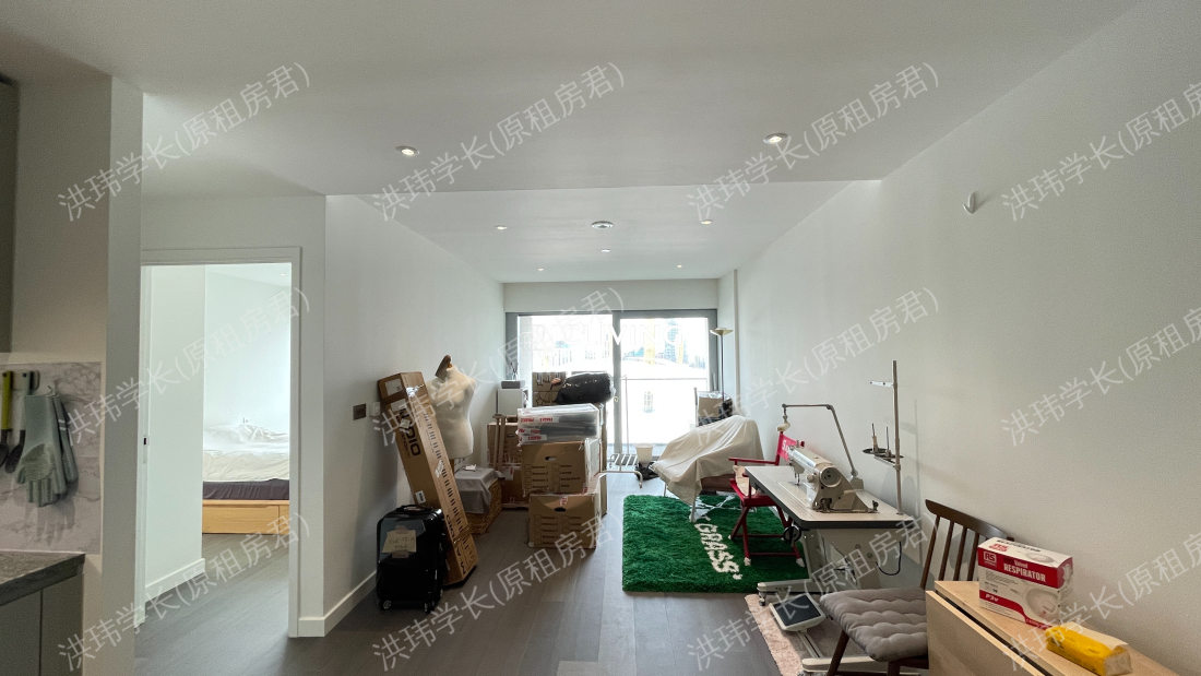 Upper Riverside公寓