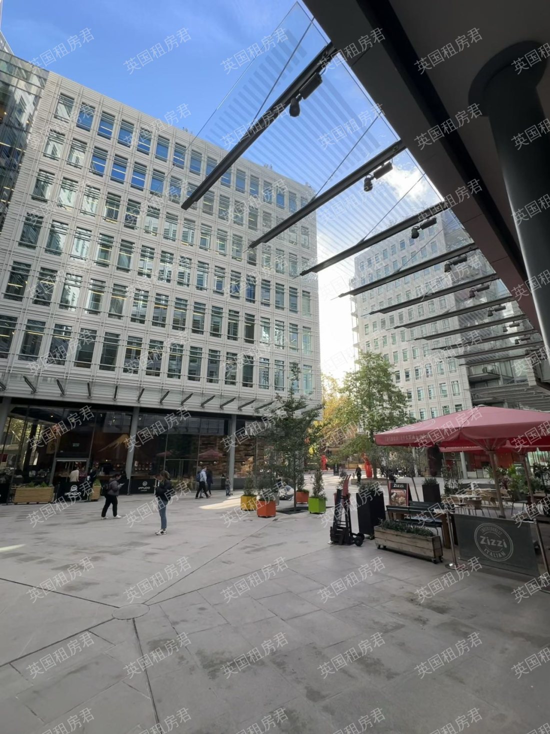 5 Central Saint Giles Piazza公寓