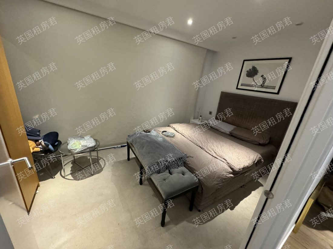 5 Central Saint Giles Piazza公寓