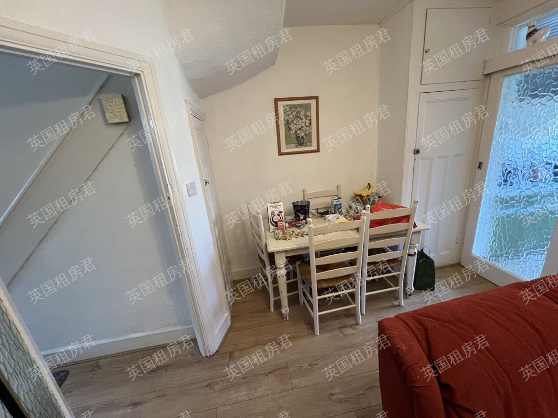 HOUSE-64 Eveline Road公寓