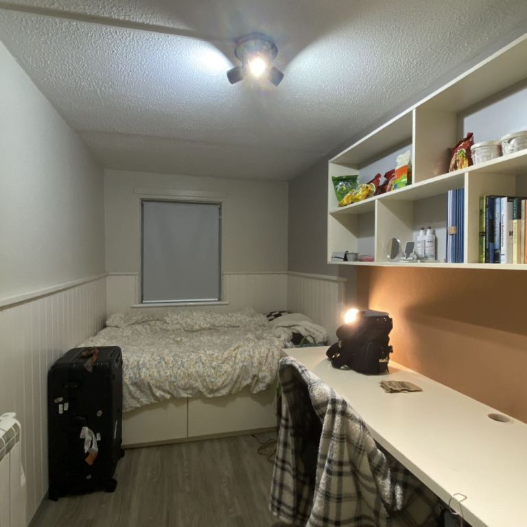 CRM students accommodation 转租