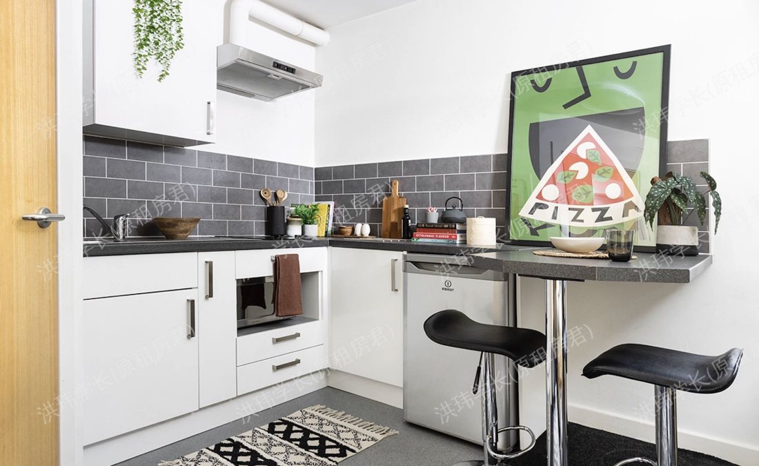 Sir Charles Groves Hall公寓