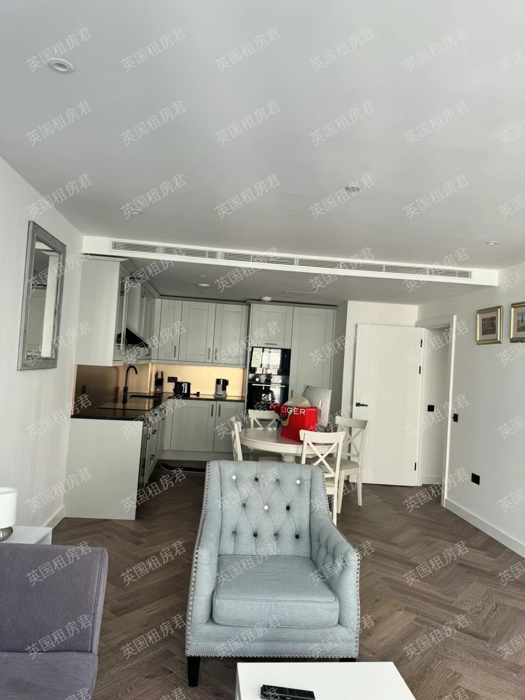 St George London Dock公寓