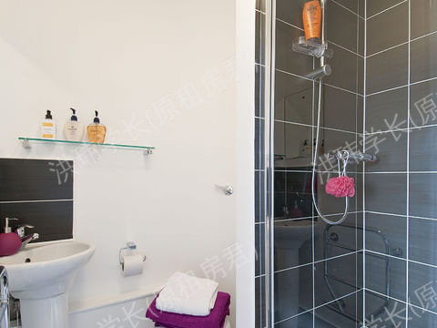 Chelsea Lightfoot Hall公寓