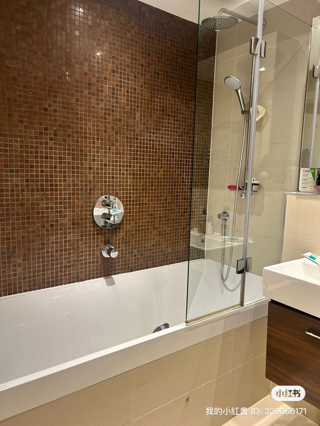 Regent Canalside Apartments公寓
