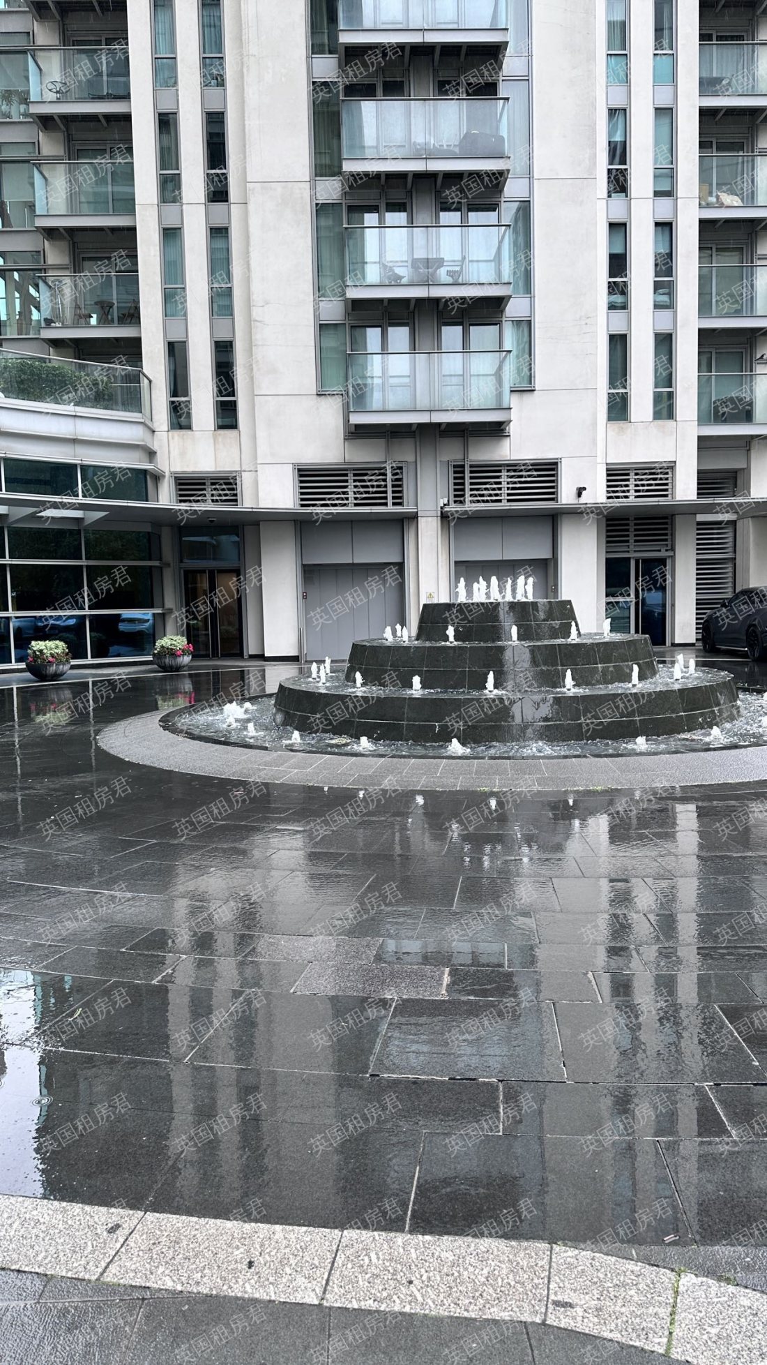 Pan Peninsula Square公寓