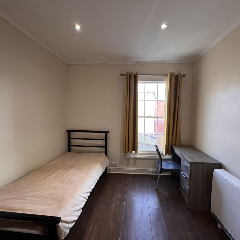 51 Old Market Steet Flat3转租